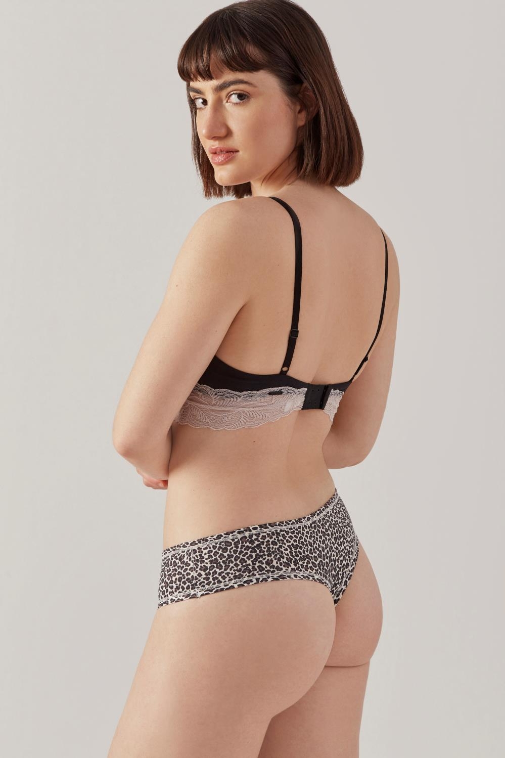 culotteless zaira