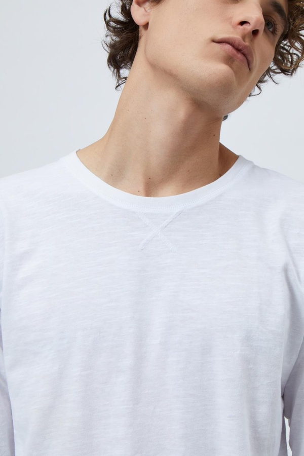 remera raised